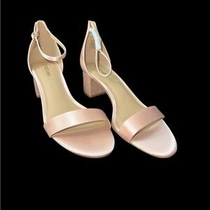 Pizz Annu Champagne Blush Satin Ankle Strap 2 inch Heels size 11 New in Box